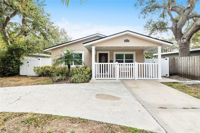 view of front of home with covered porch