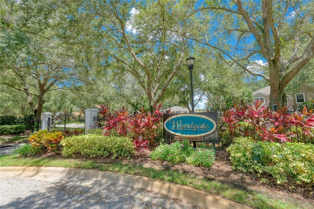 view of community / neighborhood sign