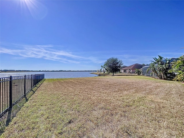 view of yard featuring a water view