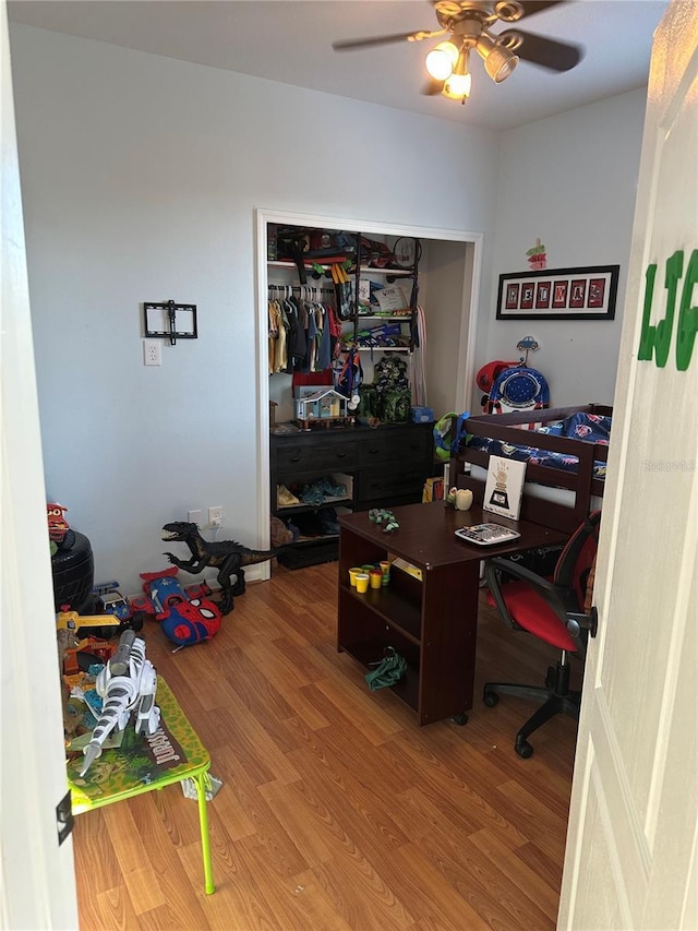 office area featuring ceiling fan and wood finished floors