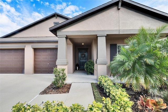 view of front of house featuring a garage