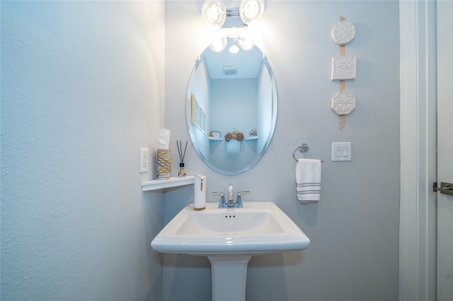 bathroom featuring sink