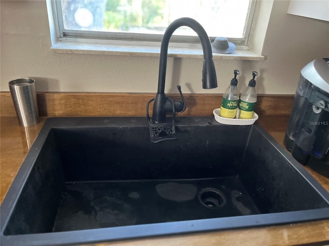 room details featuring sink