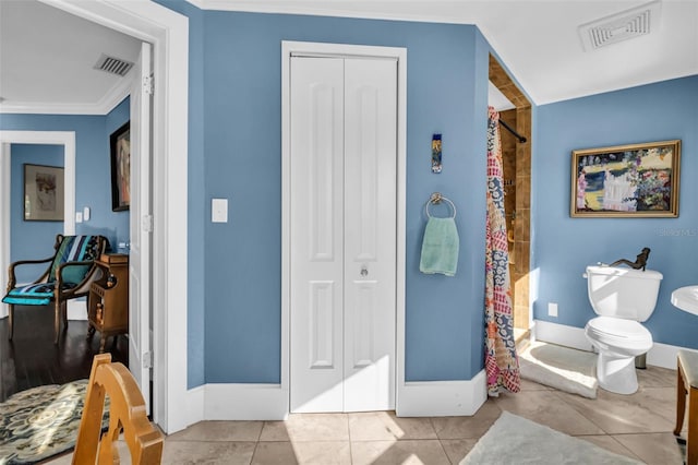 full bath featuring visible vents, a closet, and tile patterned floors