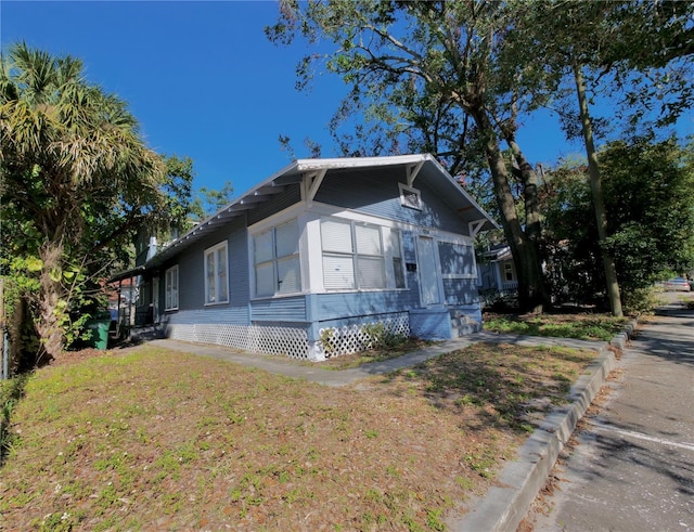 exterior space featuring a lawn