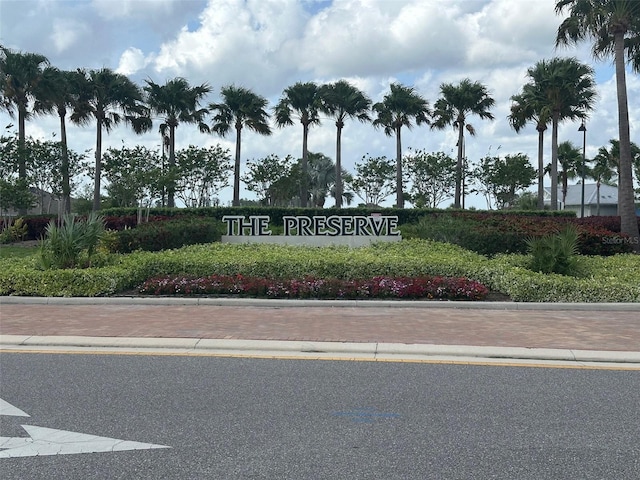 view of community / neighborhood sign