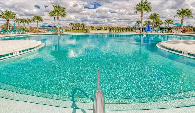 view of swimming pool