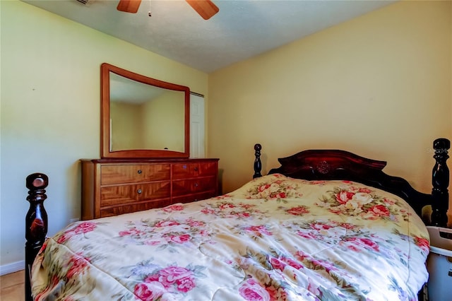 bedroom with ceiling fan