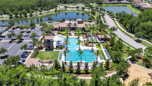4899 Isola Ct, Wesley Chapel, FL 33543 - bird's eye view of a pool and a large body of water