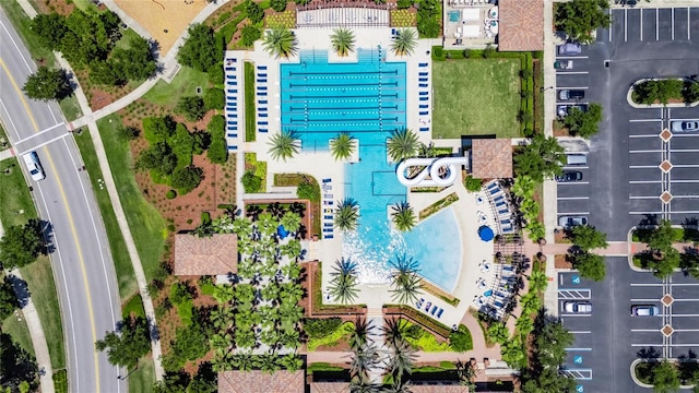 4899 Isola Ct, Wesley Chapel, FL 33543 - aerial view of a pool
