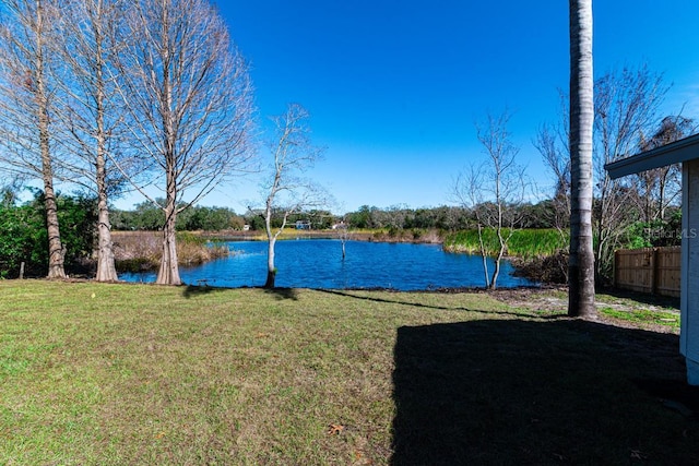 view of yard featuring a water view