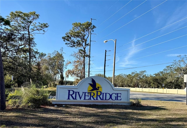 view of community / neighborhood sign