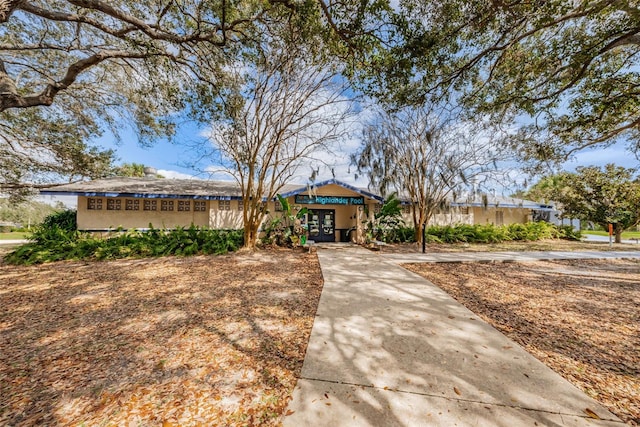 view of front of property