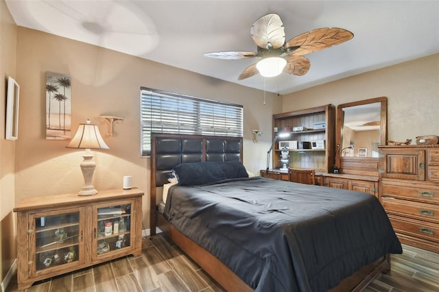 bedroom with ceiling fan