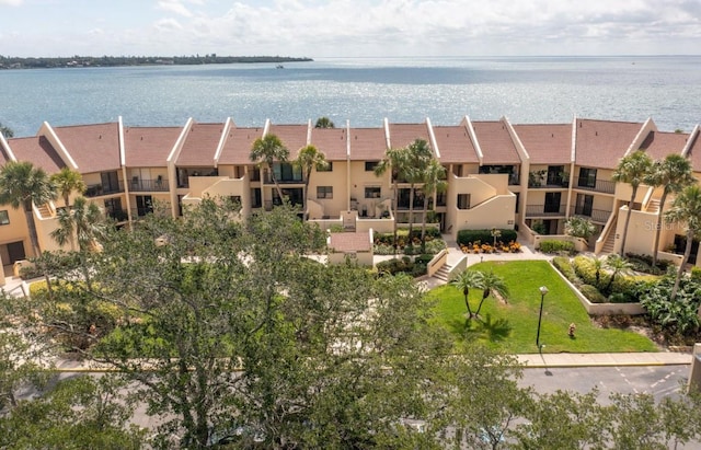 bird's eye view featuring a water view