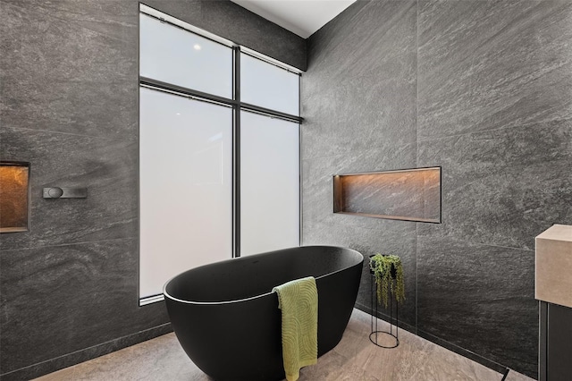bathroom featuring a bathing tub