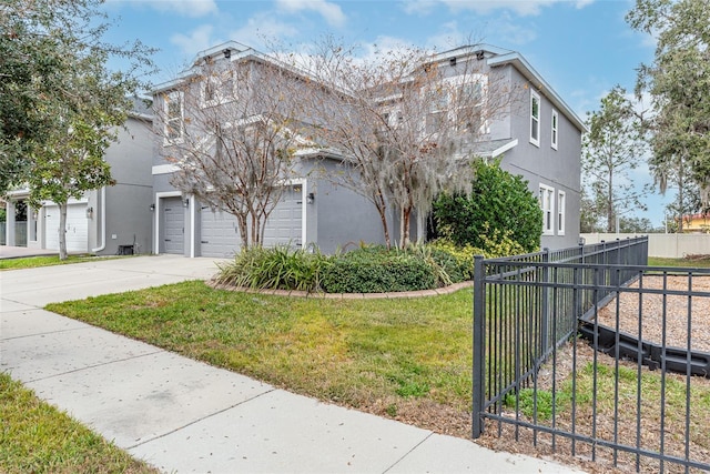 view of front of home featuring a front lawn