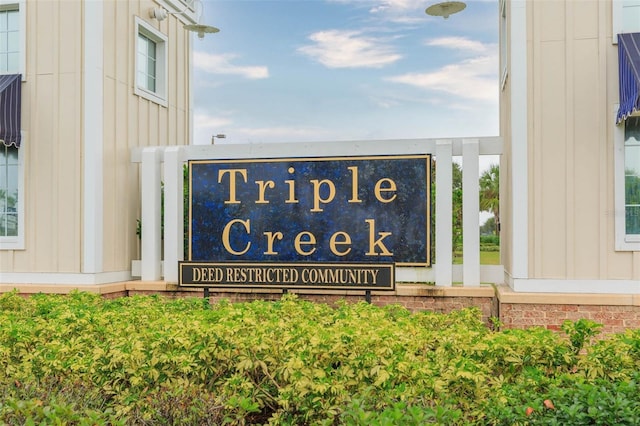 view of community / neighborhood sign