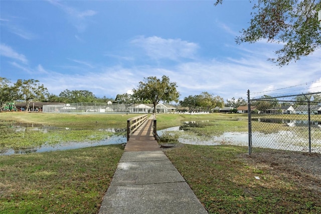 view of yard featuring a water view