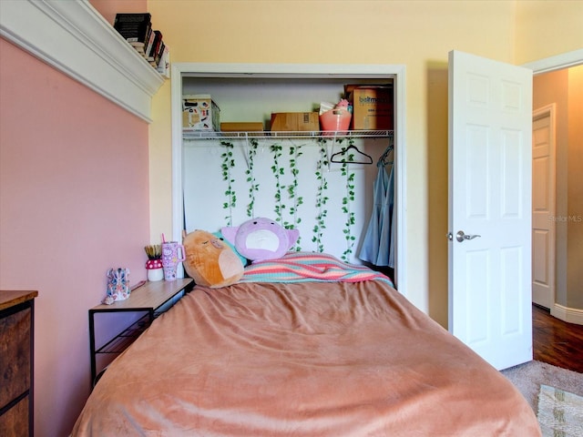 bedroom featuring a closet