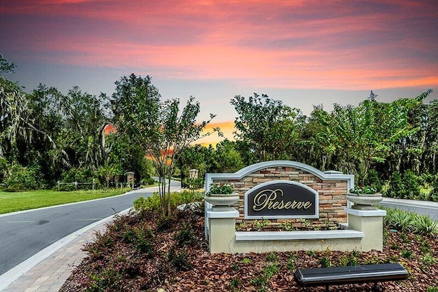 view of community / neighborhood sign