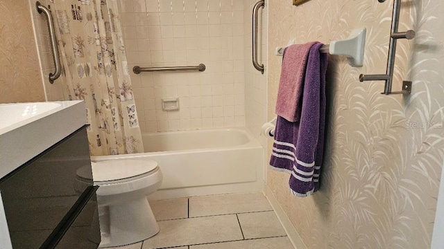 full bathroom featuring toilet, shower / bath combo with shower curtain, vanity, tile patterned flooring, and wallpapered walls