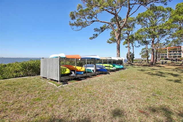 view of yard featuring a water view