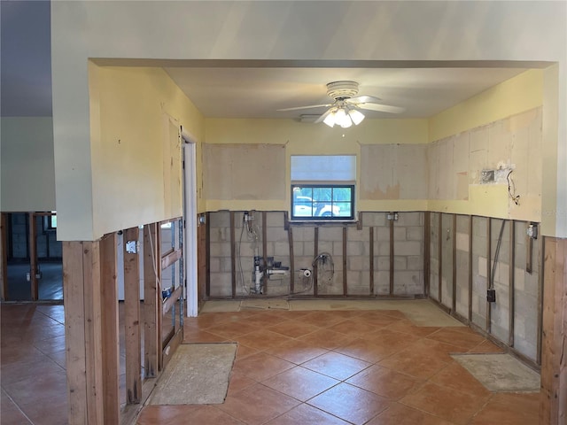 kitchen with ceiling fan