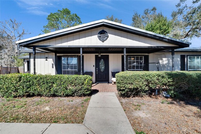 view of front of home with covered porch