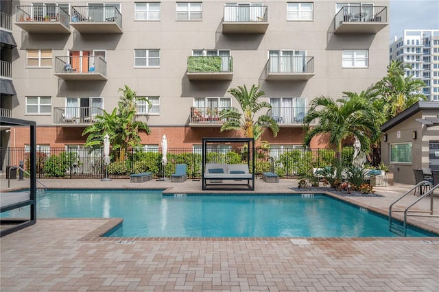 view of swimming pool