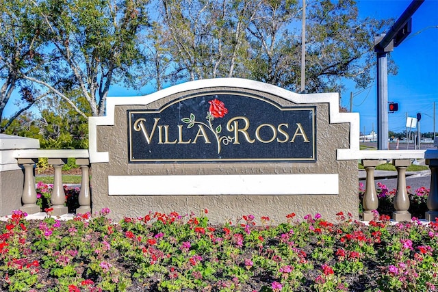 view of community / neighborhood sign