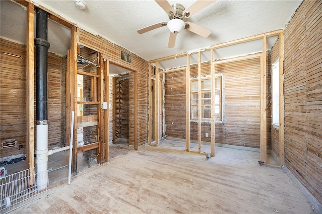 miscellaneous room with ceiling fan