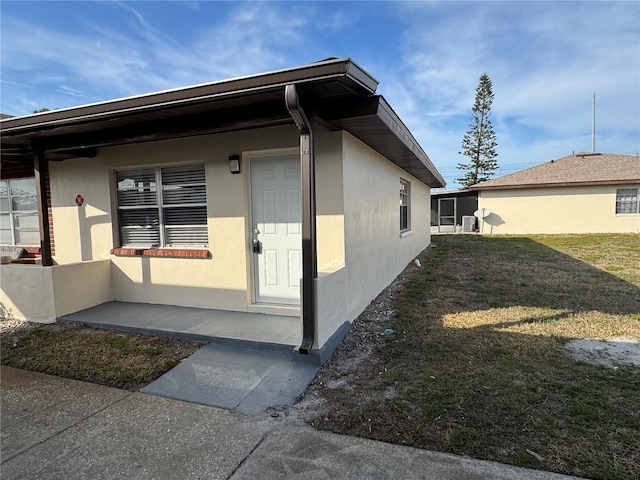 exterior space featuring a lawn