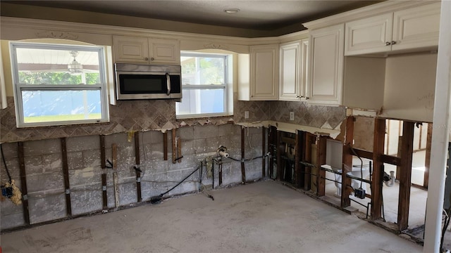 kitchen with backsplash