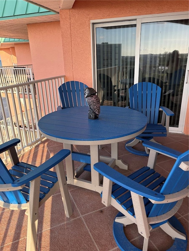 18400 Gulf Blvd Unit 1505, Indian Shores, FL 33785 - balcony featuring outdoor dining area