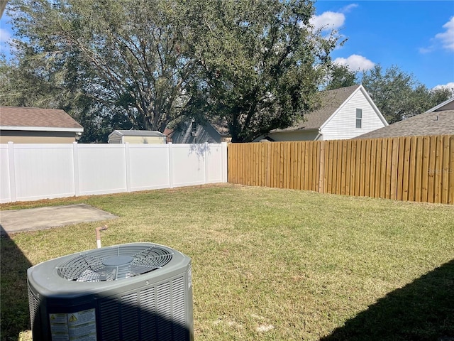 view of yard featuring cooling unit