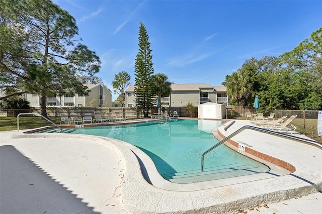 view of swimming pool