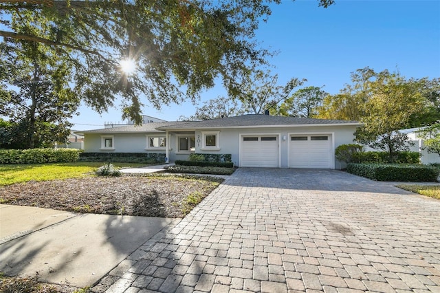 Listing photo 2 for 201 S Shore Crest Dr, Tampa FL 33609