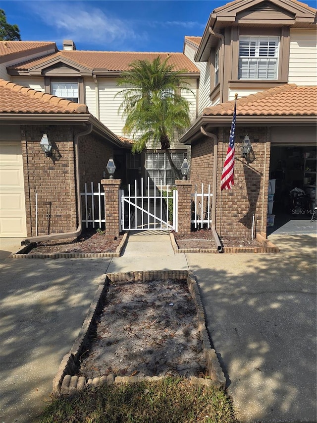 view of front facade with a garage