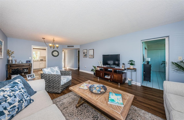 4725 Cove Cir Unit 211, Saint Petersburg, FL 33708 - photo 5