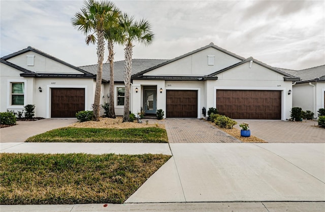 view of front facade with a garage