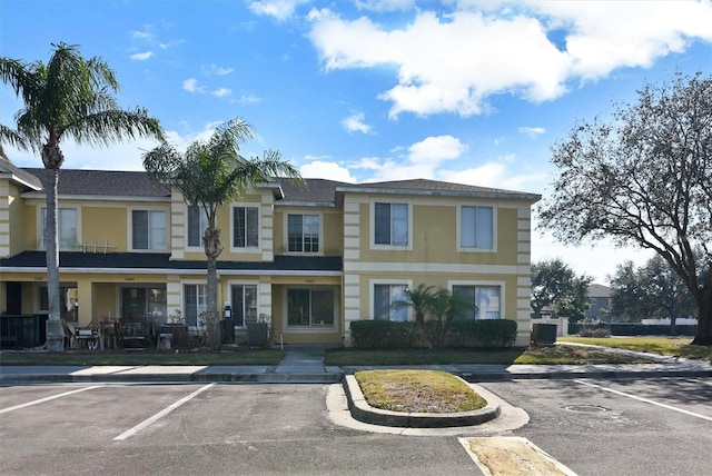 view of front facade