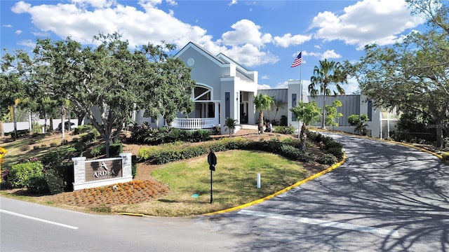 view of front of house