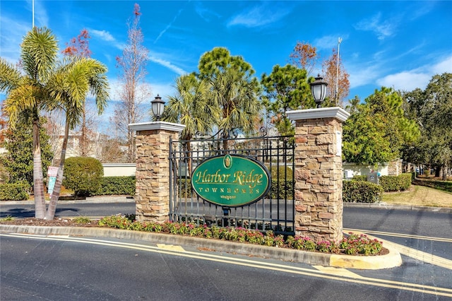 view of community / neighborhood sign