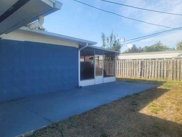 view of yard with a patio area