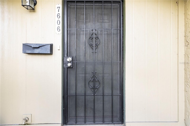 view of property entrance