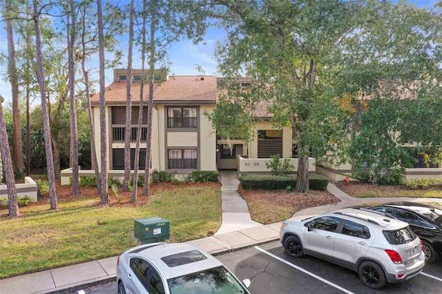 view of front of house with a front yard