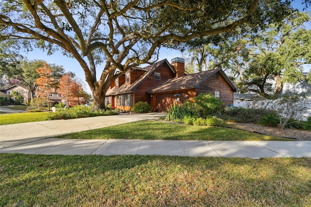 view of front of home with a front yard