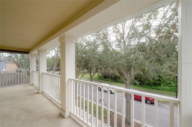 balcony featuring covered porch