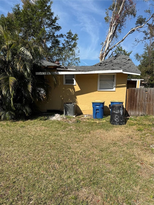 exterior space featuring a lawn